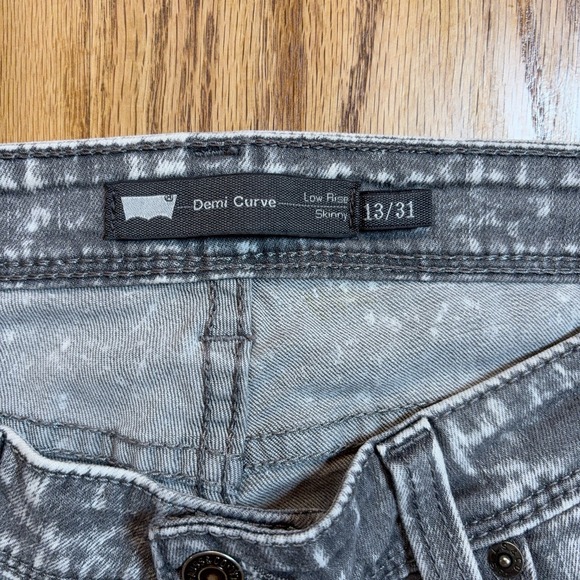 Levi's Demi Curve Low Rise Skinny Jeans Women's 13/31 (34X31) Gray Acid Wash - Picture 5 of 12